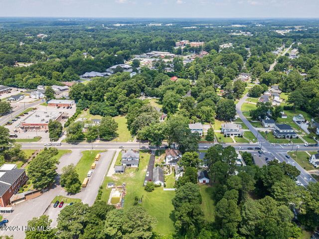 612 College Street, Clinton, NC 28328