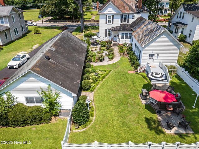 612 College Street, Clinton, NC 28328
