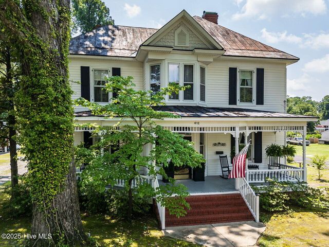 612 College Street, Clinton, NC 28328