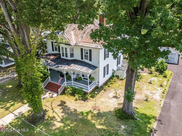 612 College Street, Clinton, NC 28328