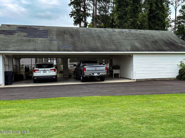612 College Street, Clinton, NC 28328
