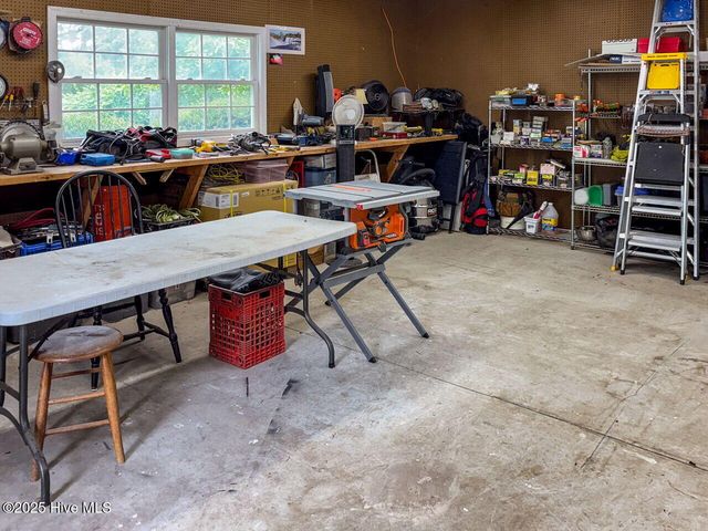 612 College Street, Clinton, NC 28328