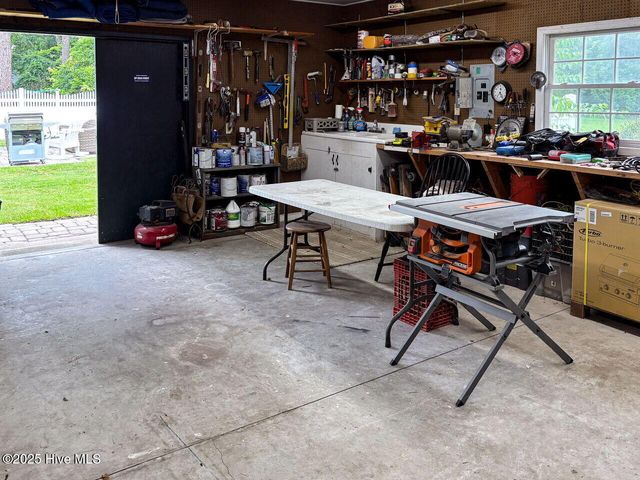 612 College Street, Clinton, NC 28328