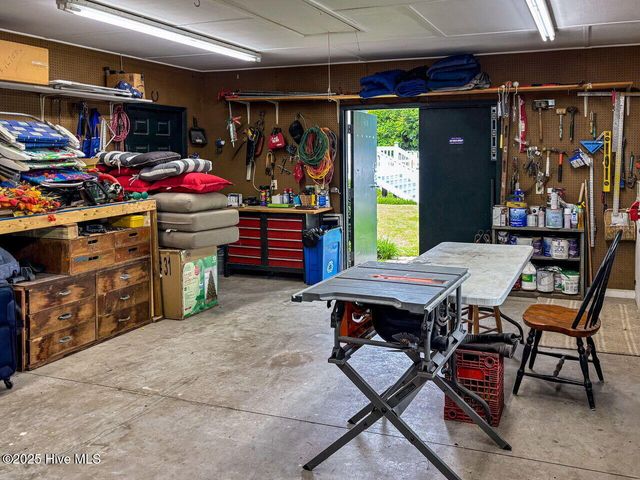 612 College Street, Clinton, NC 28328