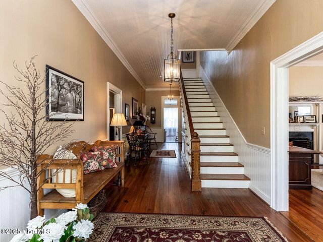 612 College Street, Clinton, NC 28328