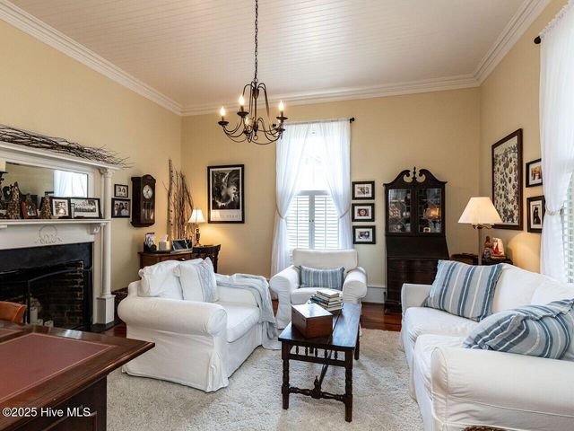 612 College Street, Clinton, NC 28328