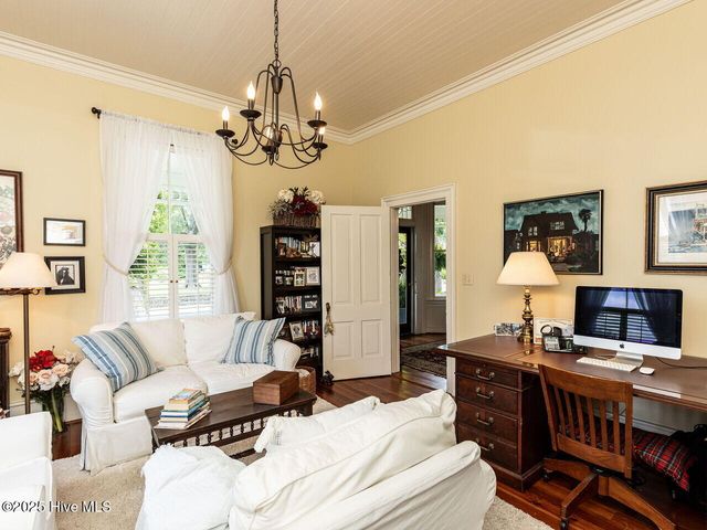 612 College Street, Clinton, NC 28328