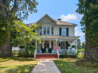 612 College Street, Clinton, NC 28328