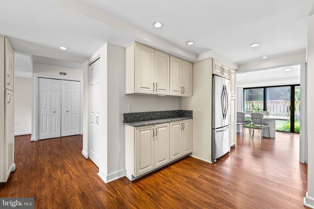 Image 12 of property listing at 11 TANNER CT #G, Baltimore, MD 21208