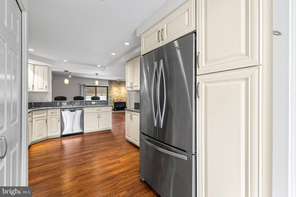 Image 15 of property listing at 11 TANNER CT #G, Baltimore, MD 21208