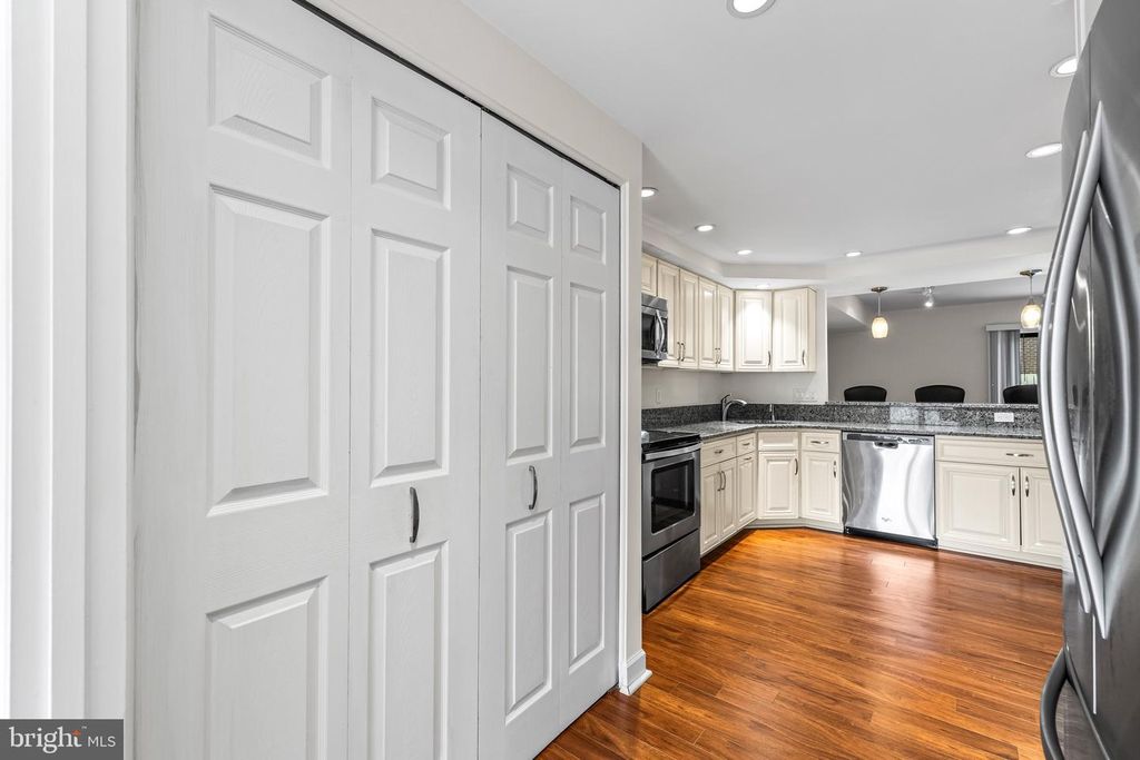 Image 16 of property listing at 11 TANNER CT #G, Baltimore, MD 21208