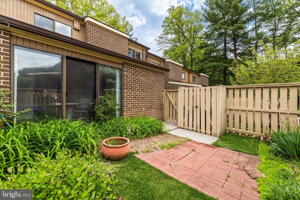 Image 18 of property listing at 11 TANNER CT #G, Baltimore, MD 21208