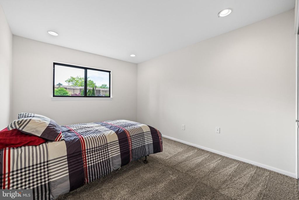 Image 22 of property listing at 11 TANNER CT #G, Baltimore, MD 21208