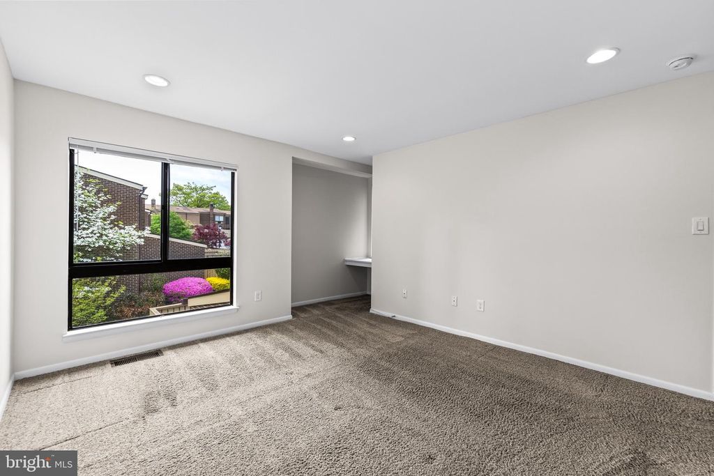 Image 25 of property listing at 11 TANNER CT #G, Baltimore, MD 21208