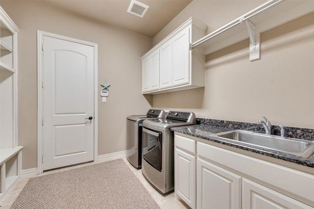 2111 N Hill Drive, Irving, TX 75038