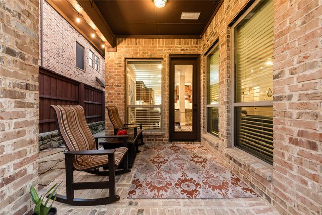 2111 N Hill Drive, Irving, TX 75038