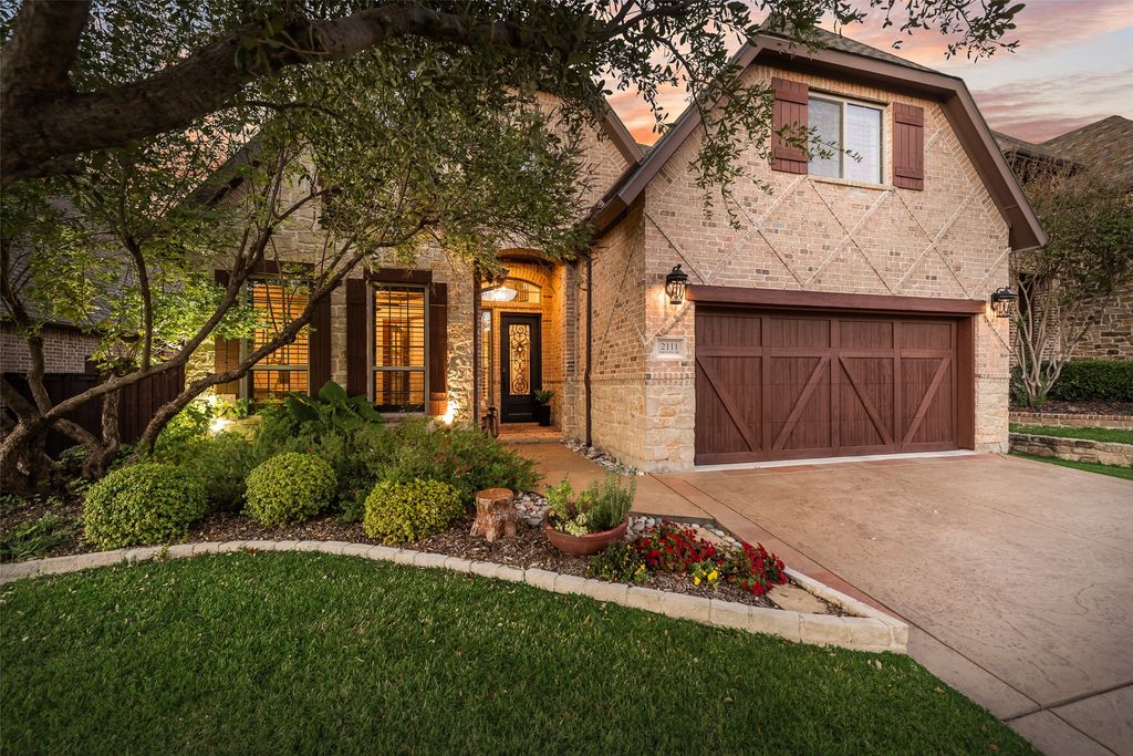 2111 N Hill Drive, Irving, TX 75038