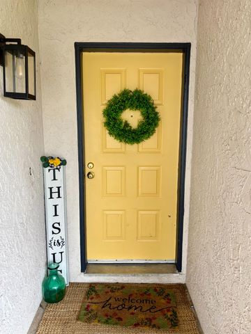 212 Jubilee Way, Rio Linda, CA 95673