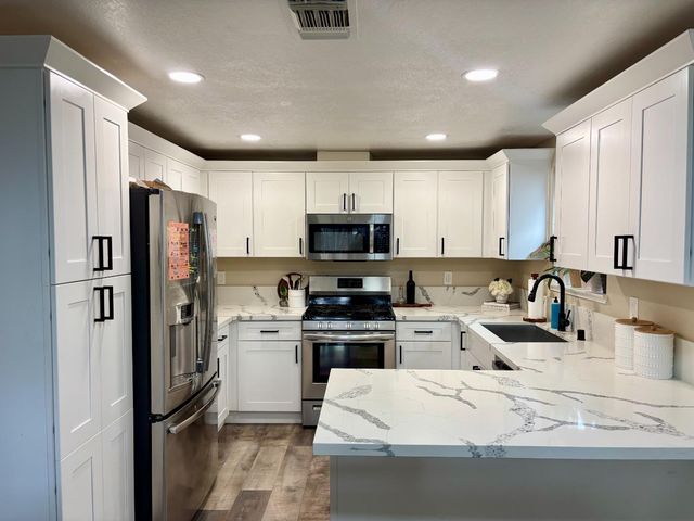 212 Jubilee Way, Rio Linda, CA 95673