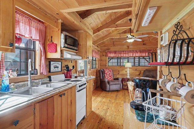 52 Frontier Way, Blairsville, GA 30512