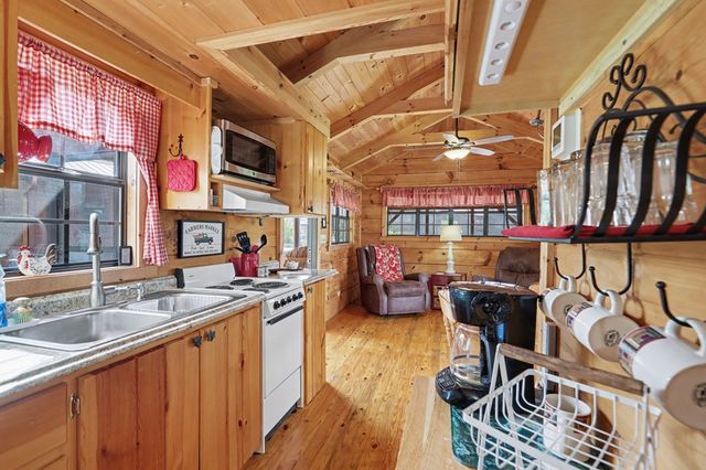 52 Frontier Way, Blairsville, GA 30512