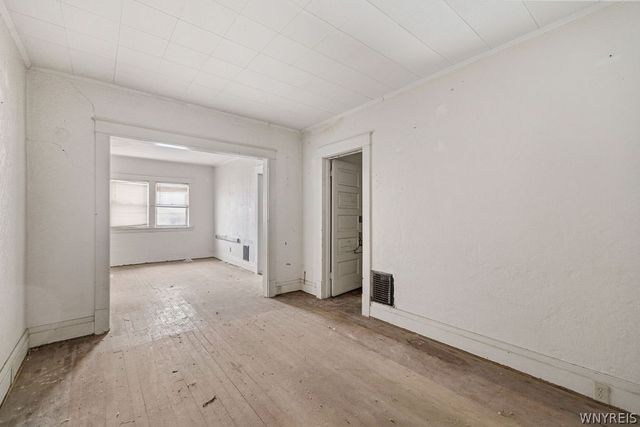 352 9th Street, Niagara Falls, NY 14303