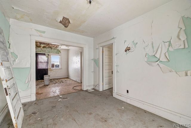 352 9th Street, Niagara Falls, NY 14303