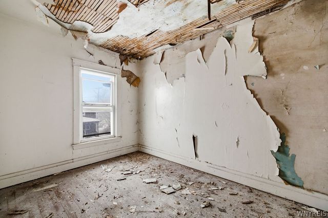 352 9th Street, Niagara Falls, NY 14303