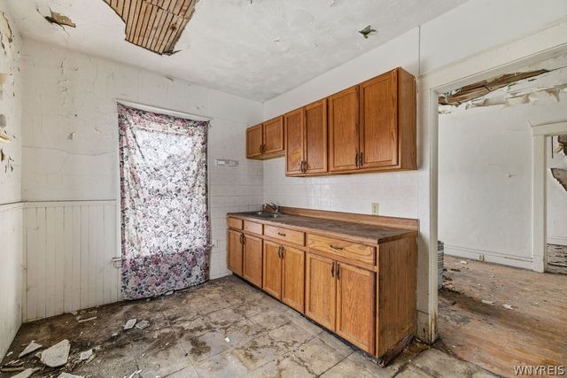 352 9th Street, Niagara Falls, NY 14303