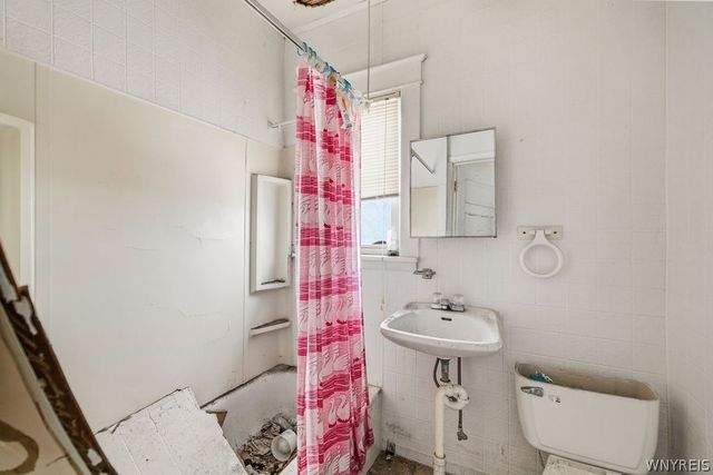 352 9th Street, Niagara Falls, NY 14303