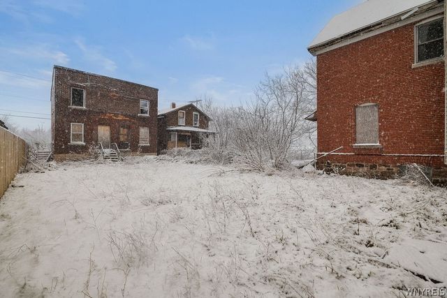 352 9th Street, Niagara Falls, NY 14303