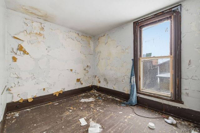 352 9th Street, Niagara Falls, NY 14303