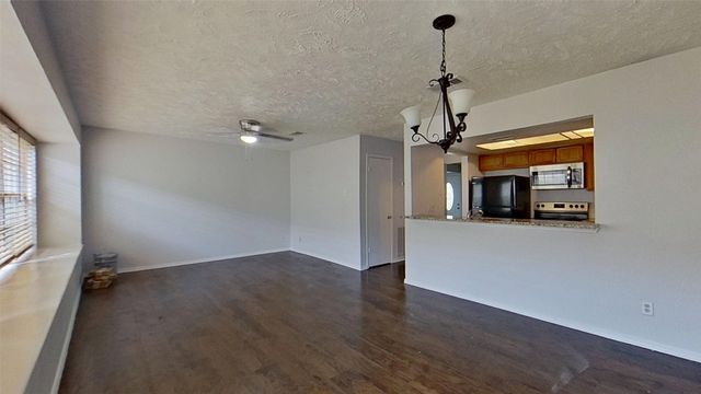 57 W Townhouse Lane 18, Grand Prairie, TX 75052