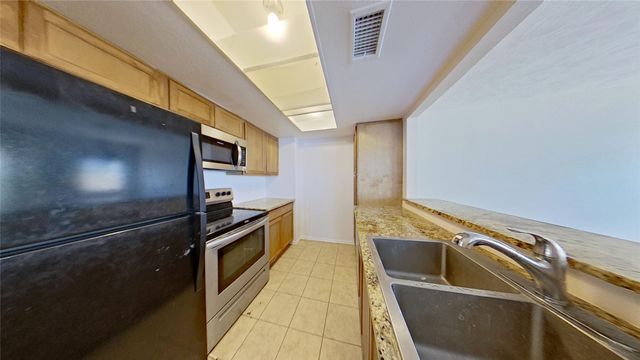 57 W Townhouse Lane 18, Grand Prairie, TX 75052