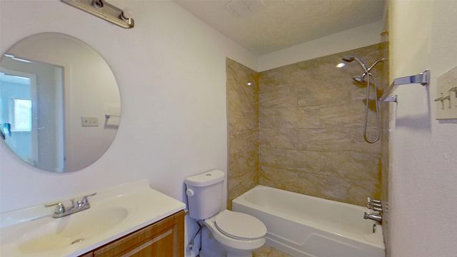 57 W Townhouse Lane 18, Grand Prairie, TX 75052