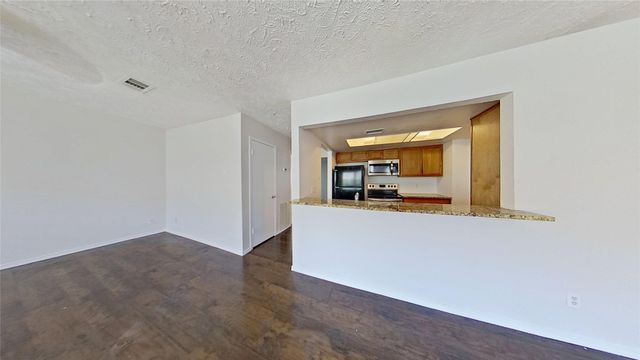 57 W Townhouse Lane 18, Grand Prairie, TX 75052