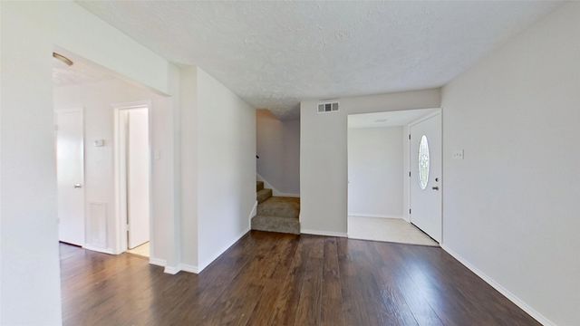 57 W Townhouse Lane 18, Grand Prairie, TX 75052