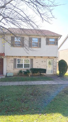 57 W Townhouse Lane 18, Grand Prairie, TX 75052