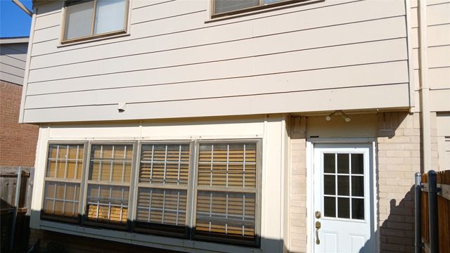 57 W Townhouse Lane 18, Grand Prairie, TX 75052