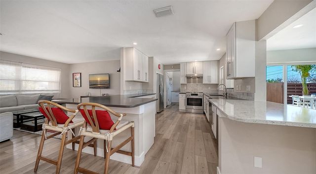 6802 ROXBURY DRIVE, Sarasota, FL 34231