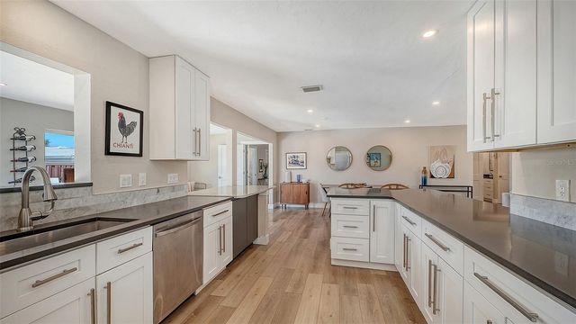 6802 ROXBURY DRIVE, Sarasota, FL 34231