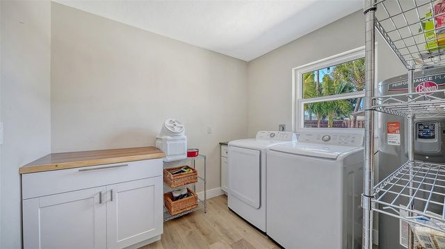 6802 ROXBURY DRIVE, Sarasota, FL 34231