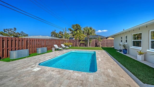 6802 ROXBURY DRIVE, Sarasota, FL 34231