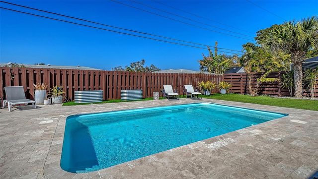 6802 ROXBURY DRIVE, Sarasota, FL 34231