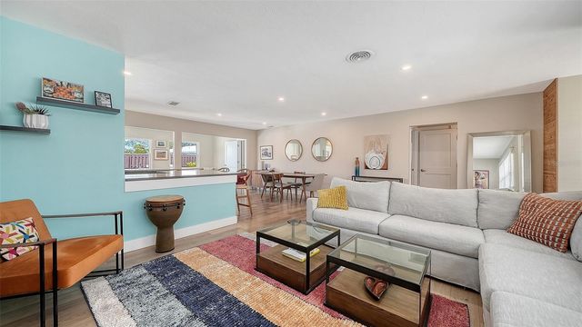 6802 ROXBURY DRIVE, Sarasota, FL 34231