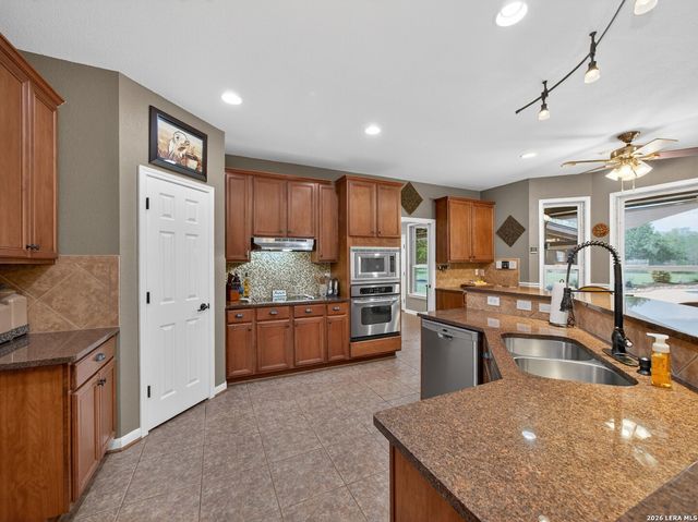 24607 Ripple Way, San Antonio, TX 78266