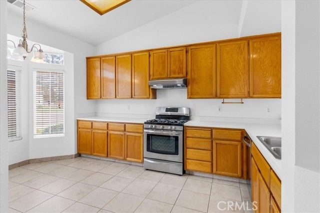 1986 Woodhaven, Merced, CA 95340