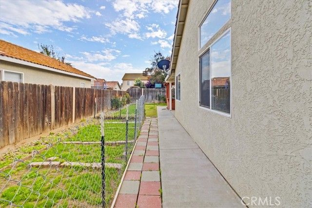 1986 Woodhaven, Merced, CA 95340
