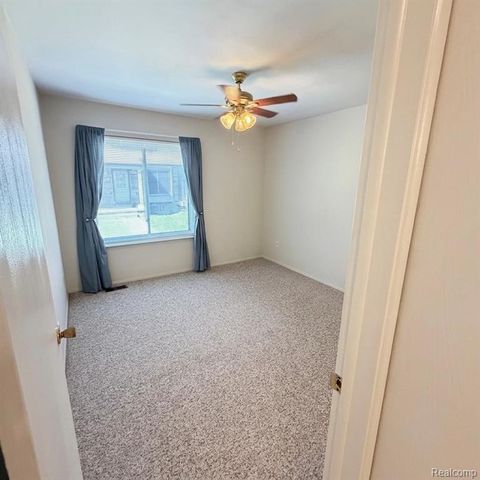 17116 Kingsbrooke Drive, Clinton Township, MI 48038