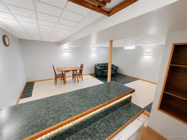 17116 Kingsbrooke Drive, Clinton Township, MI 48038